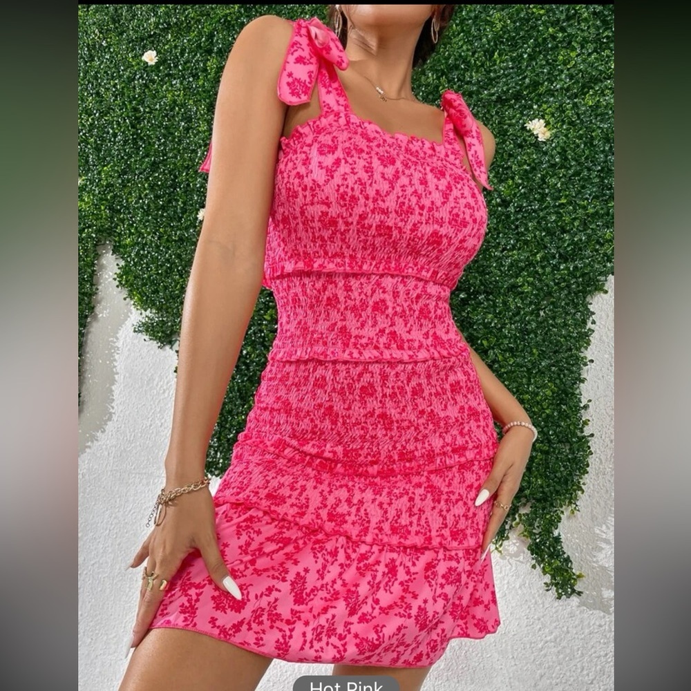A1 - #33 Pink floral smocked body con ruffle tiered dress size medium